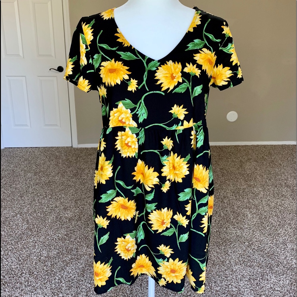 Forever 21 sunflower black mini dress
